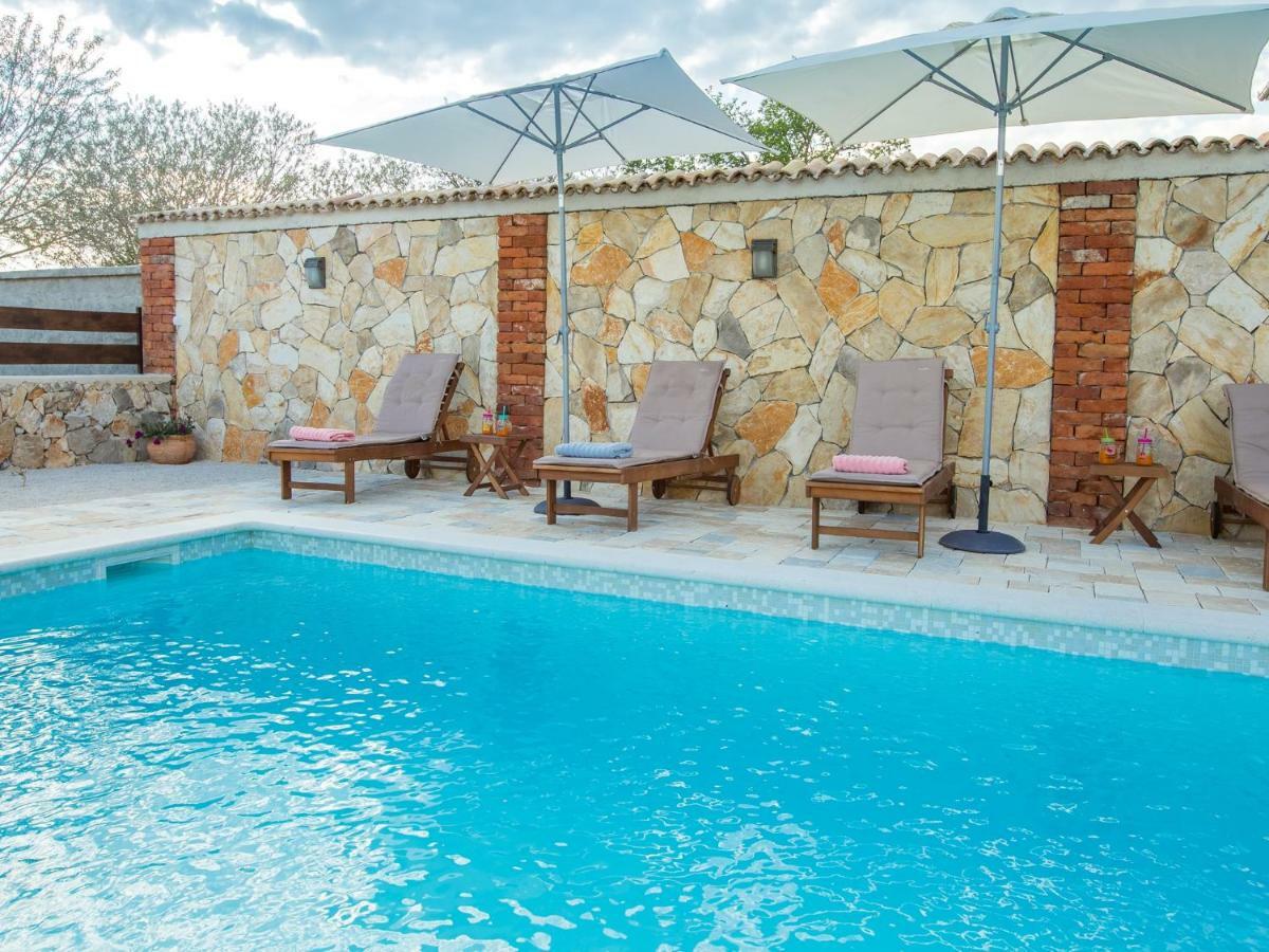 Holiday Home Iva With Pool Sukošan Exterior foto